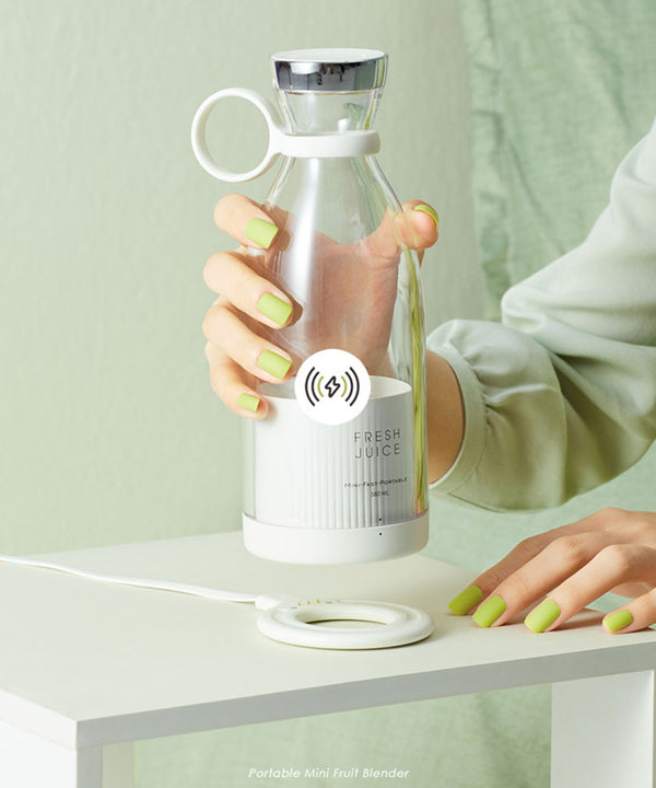 Electric USB juice cup with detachable blade for easy cleaning
