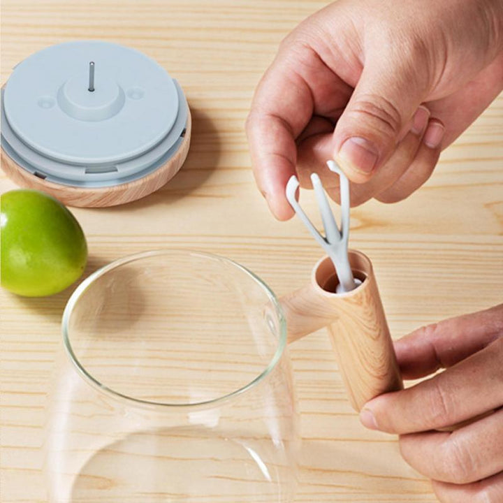 Electric mixing coffee mug for hot and cold beverages